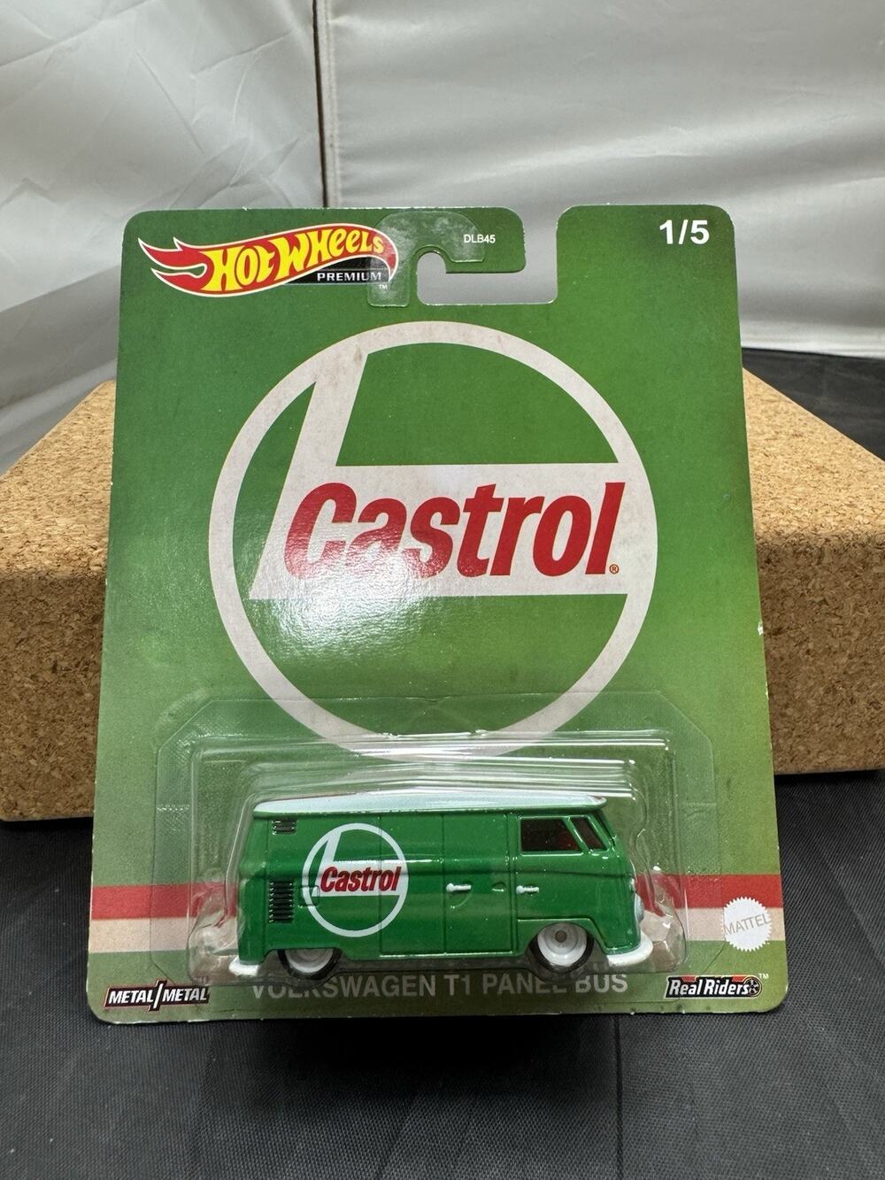 2023 Hot Wheels Premium Pop Culture Castrol Volkswagen T1 Panel Bus 1/5 HKD01